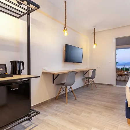 Sirocco Aparthotel 2*