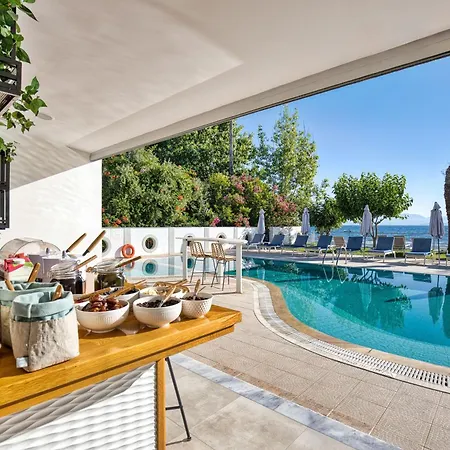 מלון דירות Sirocco 4*