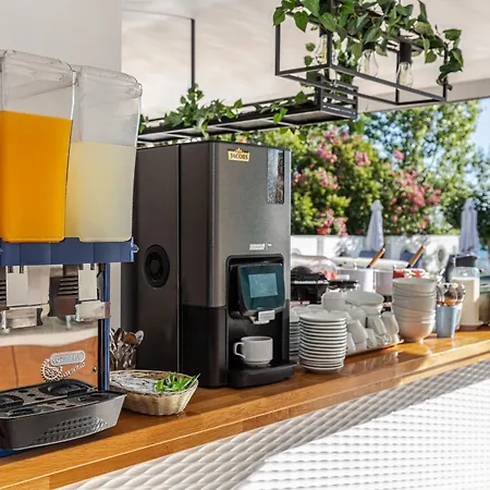 Sirocco Lägenhetshotell Kávos