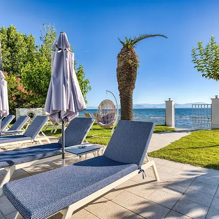 Sirocco Lägenhetshotell Kávos