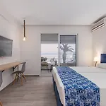 Sirocco מלון דירות