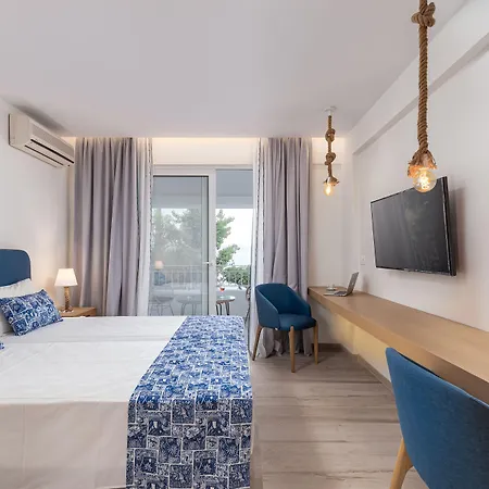 Sirocco 4*