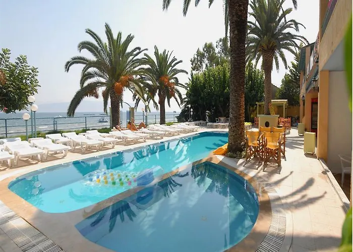 Sirocco Aparthotel Kavos